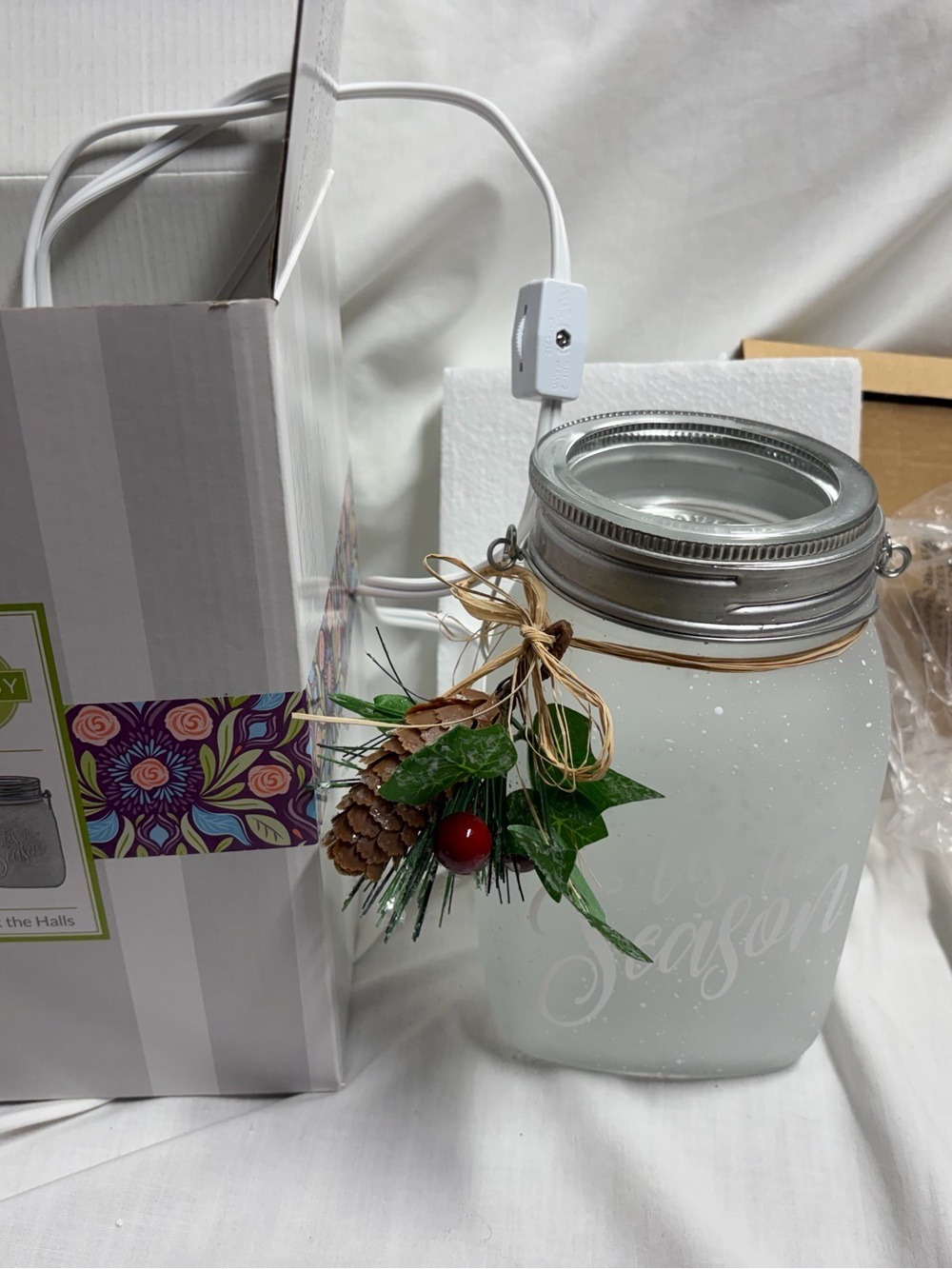 Limited Scentsy Holiday 2020 Deck The Halls Warmer Original Box - Picture 6 of 8